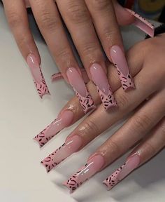 Long Baddie Nails, Nails Aesthetic Pink, Pink French Tips, Nails Aesthetic, Pink French, Leopard Nails, Animal Nails, Design Nails