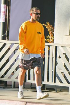 Shai Labeouf Style, David Beckham Style, Cosy Outfit, Jordan Outfit, Mens Casual Outfits Summer, Men Fashion Casual Shirts