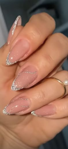 French New Year Nails 2024: 19 Chic Ideas to Welcome the Year - thepinkgoose.com Paznokcie Hello Kitty, New Year Nails, New Years Nail Designs, Formal Nails, Makijaż Smokey Eye, Shiny Nails, Sparkly Nails, New Year's Nails, Silver Nails