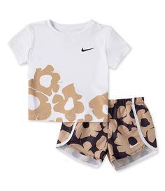 Nike Cotton Athleisure Sets, Sporty Graphic Print Playwear Set, Sporty Playwear Set With Graphic Print, Sporty Graphic Print Sets For Playwear, White Printed Playwear Sets, White Printed Sets For Playwear, Nike Sets With Letter Print And Short Sleeve, White Activewear For Summer Playwear, White Summer Activewear For Play