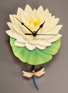 Water Lily and Dragonfly Pendulum Clocks - Shelburne Country Store Nature Bathroom, Mirrors Ideas, Nature Clock, Pendulum Wall Clock, Pendulum Clock, Clock Wall Art, Clock Art, Unique Wall Clocks, Diy Clock