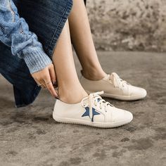 Handmade Soft Leather white shoes for women Lace up Sneakers Designer Shoes Red/Green/Beige/Blue White Shoes For Women, White Leather Shoes, Mori Girl Fashion, Track Shoes, Oxford Boots, Lace Up Sneakers, Green Beige, Leather Shoes Woman, Western Cowboy Boots