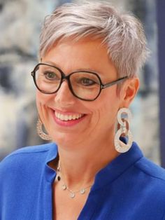 Pixie Cut For Fine Hair Over 40, Braids In The Front Natural Hair, Short Hairstyles Over 50, 2024 Hair Color, Bob Haircut Ideas, Hairstyles For Older Women