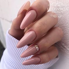 Nude Nails Inspiration, Nude Nails Design, Nails Nude Color, Nude Nails Ideas, Nail Designs With Rhinestones, Spring Nail Art Designs, Spring Nail Ideas, Nails Nude, Nude Nail