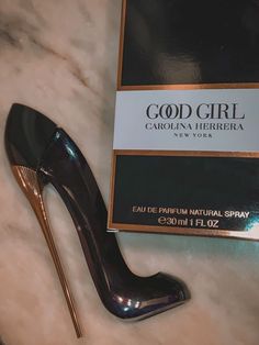 carolina herrera luxury perfume. classic scent in a classic, heel-shaped bottle. fruity, floral perfume. Good Girl Perfume, Carolina Herrera Perfume, Perfume Carolina Herrera, Carolina Herrera Good Girl, Fragrances Perfume Woman, Perfume Collection Fragrance, Perfume Scents, Perfume Lover, Best Perfume