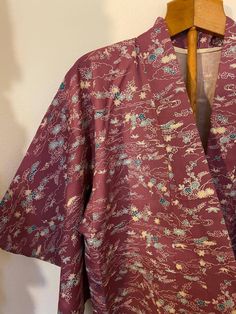 Original Japanese kimono Japanese flowering  pattern  Cotton and silk Size: one size only EXCELLENT CONDITION  This is a real old second hand kimono It may have small signs of wear Vintage Floral Print Kimono For Festival, Vintage Floral Print Festival Kimono, Blue Kimono Sleeve Robe For Festivals, Vintage Red Kimono For Tea Ceremony, Blue Robe With Kimono Sleeves, Blue Robe With Kimono Sleeves For Festival, Floral Print Kimono For Tea Ceremony, Red Kimono With Kimono Sleeves For Festival, Spring Kimono For Tea Ceremony