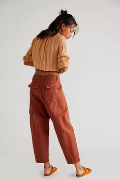 Bay To Breakers Pants | Free People Colored Pants Outfits, Retro Fashion Outfits, Slouchy Pants, Urban Style Outfits, Party Pants, Free People Clothing, Utility Pockets, Work Wear Women, Work Style