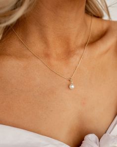 Tiny Pendant Necklace, En Route Jewelry, Cherry Earrings, Romantic Jewellery, Chain Gold, Cool Necklaces, Diamond Pendant Necklace, Online Jewelry Store