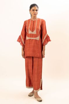 Shop for Oshi By Shikha Orange Flower Embroidered Bodice Short Kurta With Pant for Women Online at Aza Fashions Short Kurta, Embroidered Bodice, Embroidery Floral, Orange Shorts, Pattern Embroidery, Kurta With Pants, Rust Orange, Silk Embroidery, Floral Flower