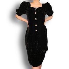 Rare !! Gorgeous Black Velvet Midi Dress By Designer Ma Mre! True To Size Medium / 6 Has Beautiful Puff Sleeves And A Flattering Square Neckline, Functional Pearl & Crystal Style Buttons Up The Front As Well As One At The End Of Each Sleeve (Decorative). Amazing Vintage Condition, Extremely Light Wear On A Couple Buttons But No Major Flaws That I Noticed! Approx. Measurements (Flat): Ptp 17in, Total Length 31in, Sleeve Length 14in #Coquette #1980s #1990s #Oldmoney #Party Black Velvet Midi Dress, Velvet Midi Dress, Pearl Crystal, Square Necklines, Old Money, Square Neckline, Puff Sleeves, Black Velvet, Pretty Woman