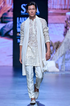 Ivory kurta in organza base with thread embellishment. It is paired with pants and a dupatta. Perfect wear for any festive occasion or sangeet ceremony.  #Perniaspopupshop #menswear #ethnic #whatiworewastrending #ppuslove #kurtaset #organza #threadwork #weddingwear #festivewear #traditional #embroideredkurta Sangeet Ceremony, Indian Fashion Designers, Thread Work, Wedding Wear, Festival Wear