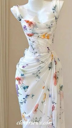 Extra Heels, Normal Delivery, Future Wardrobe, Dresses Dresses, Fabric Floral, Mode Inspo, Looks Chic