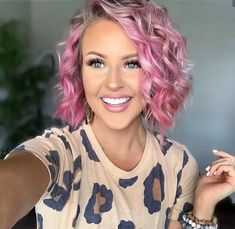 Amazon.com / Beauty / Short Bob Hairstyles Short Curly Bob Haircut, Kręcony Bob, Trendy We Fryzurach, Bob Haircut Curly, Hippie Hair, Penteado Cabelo Curto, Grunge Hair, Short Bob Hairstyles, Short Hair Cuts For Women