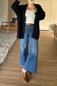 Fashion Work Outfit, Professional Model, Short Legs, Sweater Dress Midi, Casual Fall Outfits, Look At You, Business Casual Outfits, Mom Outfits, Mode Inspiration