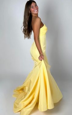 Mermaid Simple Yellow Satin Dress, Strapless With Fitted Skirt ! Mermaid Yellow, Homecoming Dresses Bodycon, Trumpet Prom Dress, Classic Prom Dress, Simple Prom Dress Long, Illusion Wedding Dress, Fancy Stuff, Modern Gown, Off Shoulder Wedding Dress