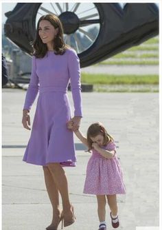 Kate Middleton Lilac Elegant Long Sleeves Cocktail Dress sold by Wedding store on Storenvy Vestidos Kate Middleton, Kate Outfits, Moda Kate Middleton, Vévodkyně Kate, Style Kate Middleton, Duchesse Kate, Düşes Kate, Prince William Et Kate, Looks Kate Middleton