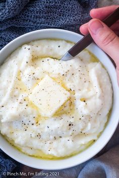 Learn how to make the perfect creamy Southern grits with this easy recipe, done in under 30 minutes! Makes a great breakfast or a base for cheese grits or shrimp and grits! Easy Grits Recipe, Savory Brunch Recipes, Southern Grits, Southern Cooking Recipes, Creamy Grits, Grits Recipe, Cheese Grits, Shrimp And Grits, Southern Food