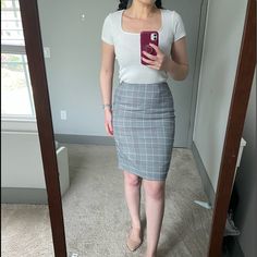 Brand New Ttahari Pencil Skirt. Very Flattering, Trendy Gingham Pattern. Add A Blazer And Heels For A Professional Look, Or Pair It With Black Tights And Boots For A Relaxed Casual Work Outfit. Offers Welcome Ponte Skirt, Pencil Skirt Work, Pink Pencil Skirt, Classic Skirts, Lace Pencil Skirt, Stretch Pencil Skirt, Tweed Pencil Skirt, Floral Pencil Skirt, Work Skirts