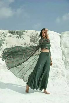 Palazzo With Top, Trendy Outfits Indian, Indian Gowns Dresses, Kurti Designs Party Wear, Indian Gowns, Designer Party Wear Dresses, Stylish Dresses For Girls