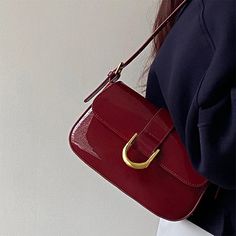 Material: Vegan LeatherSize: 24*14*8 cm / 9.4*5.5*3.1 in Aesthetic Shoulder Bag, Aesthetic Store, Indie Aesthetic Outfits, Girl Aesthetics, Red Crossbody Bag, Aesthetic Stores, Red Crossbody, Retro Bags, Handbag Vintage