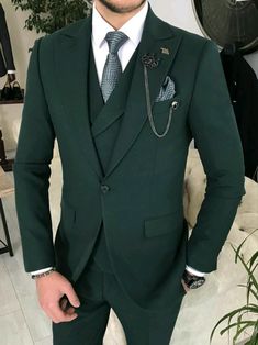 Green Wedding Suit, Wedding Suits Groom, Groomsmen Suits, Green Suit, Dream Wedding Ideas Dresses, Slim Fit Suit