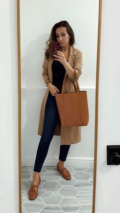 Outfits With Tan Loafers Women, Caramel Shoes Outfit, Fall Office Shoes, First Job Interview Outfit, Casual Teaching Outfits, Cognac Flats Outfit, Brown Flats Outfit Work, Tan Loafers Outfit Women, Tan Loafers Outfit