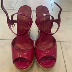 Gucci Patent Wedge Size 9- Gently Worn (See Pics) Great Summer Shoes Ships Immediately Gucci Pink, Shoes Gucci, Gucci Shoes, Womens Shoes Wedges, Summer Shoes, Wedges, Ships, Gucci, Women Shoes