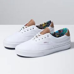 Browse bestselling Shoes at Vans including Women's Classics, Slip-On, Surf and Sandals. Shop at Vans today! White Leather Vans, Leather Vans, Vans Store, Vans Era, Best Shoes For Men, Custom Ideas, Popular Shoes, Vans Shop, Classic Shoes