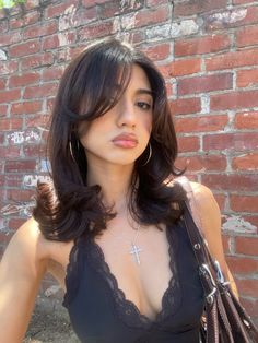 Short Haircut On Thick Hair, Medium Length Layered Haircut With Bangs, Bangs With Black Hair, Below The Shoulder Length Hair, 90s Short Haircut, Black Hair Shoulder Length, Medium Length Black Hairstyles, Haircuts For Medium Length Hair Straight, Medium Short Hairstyle Women