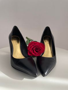 Amazing early 2000s Ralph Lauren black leather pumps with pointed toe, sturdy heel, leather insole and rubberized sole. ✂-----Measurements fits like: 8B insole: 10" ball: 3" heel: 3.5" brand/maker: Ralph Lauren condition: excellent ➸ visit the shop https://www.etsy.com/shop/Themagicstories?ref=hdr_shop_menu Black Leather Pumps, Ralph Lauren Shoes, Wool Skirts, Knit Skirt, Early 2000s, Leather Pumps, Vintage Skirt, Womens Heels, Romania