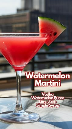 Watermelon Martini Watermelon Martini Vodka, Watermelon Lemon Drop, Vodka Watermelon Cocktails, Watermelon Drinks With Alcohol, Watermelon Martini Recipe, Martini Variations, Watermelon Alcoholic Drinks