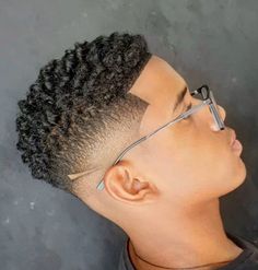 Black Fade Haircut, Afro Hair Fade, Boys Haircuts Curly Hair, Fade Haircut Curly Hair, Men Fade Haircut Short, Taper Fade Curly Hair, Hair Twists Black, Haircuts Curly