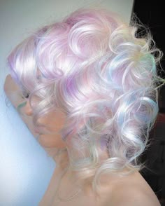 Holographic Hair, 얼굴 드로잉, Platinum Hair, Pastel Hair, Creative Hairstyles, Dye My Hair, Hair Dye Colors, Hair Inspo Color