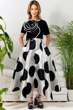 Fashion Garments, Modest Skirts, Trendy Blouses, Ideas Outfit, Elegant Dresses For Women, Skirt And Blouse, Beautiful Skirts, Looks Chic, 70th Birthday