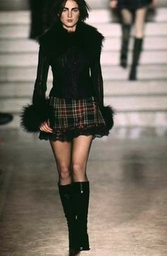 Edgy Preppy Outfits, 2000s Runway, 90s Runway Fashion, Runway Fashion Couture, Outfits 90s, Runway Outfits, Art Walk