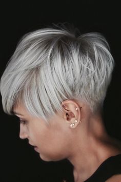 Long Pixie Undercut, Hair Cuts Cute, Longer Pixie Haircut, Short Sassy Haircuts, Tousled Hair, Choppy Hair, Edgy Short Hair, Mom Hairstyles