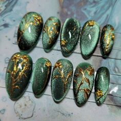 Dark Green Gem Nails, Green And Bronze Nails, Green Ethereal Nails, Dark Forest Nails, Faerie Nails, Peridot Nails, Autumn Green Nails, Pretty Green Nails, Nails Forest Green