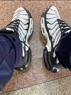 Tns Nike, Scuba Diving Gear, Nike Tn, Boys Fits, Diving Gear, Nike Air Max Plus, Air Max Plus, Swag Shoes