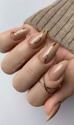 Ongles Beiges, Nude Nail Designs, Cute Spring Nails, Lines On Nails, Chic Nails, Nails Inspo, Short Acrylic Nails