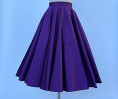 1950s style Full Circle Skirt Details: * Quality Cotton with spandex * Two side pockets * Standard Knee Length  from waist to Hem  28 inch approx Sizes -------Waist (inch） 00        --     24           0          ---    25            2           --     26              4           --    27          6          --     28            8          --     29          10         --    30           12        --     31.5 14          ---   33 16          ---   35.5 18          ---   38 20        ---   40.5 22        ---    43 24       ---     45.5      Don't hesitate to inquire about custom orders; we're more than happy to accommodate your requests. Retro Fitted Skirt With Pockets, Retro Fitted Skirt In Solid Color, Vintage Fitted Solid Color Skirt, Vintage Fitted Solid Skirt, Fitted Pleated Skirt In 1950s Style, 1950s Style Full Skirt With Lining, Fitted Pleated Skirt In Vintage Style, 1950s Style Fitted Pleated Skirt, 1950s Style Full Lined Skirt