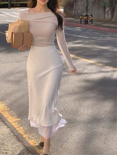 Korean Woman Style, Dress And Jacket Outfit Classy, Modest Feminine Outfits Elegant, Long Mermaid Skirt Outfits, Petite Feminine Fashion, Attending A Graduation Outfit, Elegant Modest Dresses Classy, Modest Classy Summer Outfits, Elegant Ribbed Dress