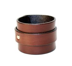 Unique brown leather bracelet! Very comfortable & easy to wear. Size: Wirst size: 6-8.5 inches(16-22cm) Width: 1.9 inch (5 cm) Color: brown. Material: genuine leather(leather is produced in Italy). If you have any questions please write! Modern Brown Cuff Bracelet As Gift, Modern Brown Cuff Bracelet As A Gift, Brown Waxed Finish Cuff Bracelet For Gift, Brown Waxed Finish Cuff Bracelet As Gift, Brown Cuff Bracelet With Waxed Finish For Gift, Brown Cuff Bracelet With Waxed Finish As Gift, Waxed Finish Leather Cuff Bracelet As Gift, Gift Cuff Bracelet With Waxed Finish, Leather Strap Cuff Bracelet Gift