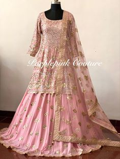 Lehenga With Long Top, Lehenga With Net Dupatta, Wedding Dress For Short Women, Lengha Dress, Jodha Akbar, Indian Women Fashion