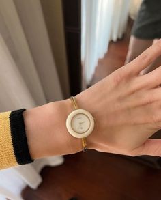 Womens Gucci Watch, Gucci Watches Women, Simple Watches Women, Womens Watches Minimalist, Beautiful Watches For Women, Gucci Watches