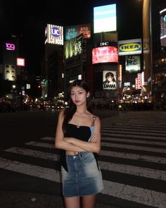 Julia Ma, Tokyo Photos, Japan Outfits, Japan Picture, Summer Poses, Japan Outfit, 사진 촬영 포즈, Japan Photo