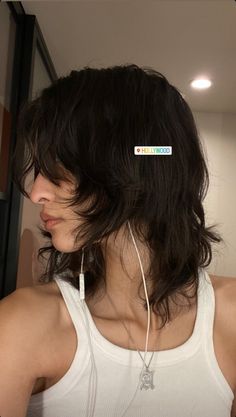 Medium Length Messy Hair, America Gonzalez, Messy Shoulder Length Hair, 90s Shag, Overgrown Hair, Haircut Wolfcut, Grunge Haircut, Wavy Haircut, Hair Muse