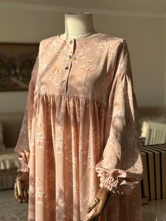 Ladies Frock Design, Simple Suit Designs, Modest Long Dresses, Eid Outfit Ideas, Simple Dress Casual, Stylish Outfits Casual, Satin Formal Dress, Fashion Top Outfits, Cotton Long Dress