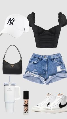 #outfitinspo Shoes Europe, First Date Outfit, Lazy Outfit, Outfit Tips, European Summer Outfits, Date Outfit