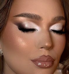 Full Makeup Glam, Nude Glam Makeup Looks, Wedding Glam Makeup Brides, White Eye Makeup Looks, Pagent Makeup, Makeup Full Glam, Ballroom Makeup, Sophisticated Makeup, Festival Eye Makeup