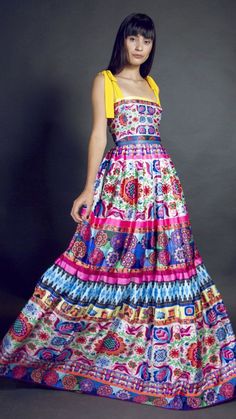 Beautiful dress inspired by the fruits and nature of the Mexica. Mexican inspired dress to wear for weddings, galas and special events. Represent your culture with symbolic details and motifs from México. The embroidery and artisanal techniques are done in an ethical and collaborative manor with artists from various Indigenous communities in México. Each design is created by Nayibi Villarreal, an up-and-coming Mexican clothing designer from CDMX. Mexican Inspired Dress, Mexican Clothing, Mexican Skirts, Mexican Folklore, Artisan Fashion, Mexican Outfit, Multicolor Skirt, Mexican Designs, Weird Fashion